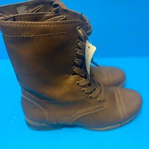 BRAND NEW Time & Tru Women's Boots size 6